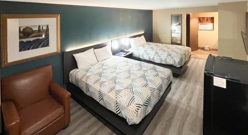 Deluxe Queen Room with Two Queen Beds - Non-Smoking