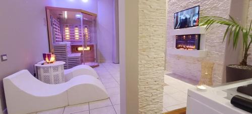 Deluxe King Suite