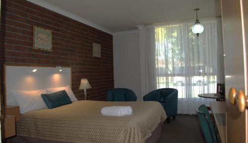 Deluxe Queen Room