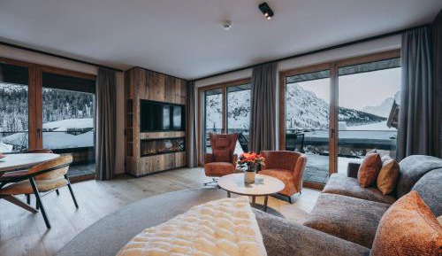 Deluxe Apartment
