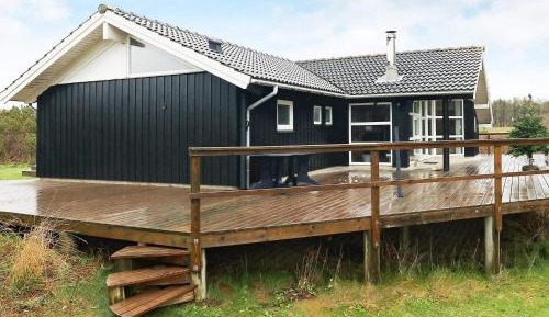 Three-Bedroom Holiday Home 