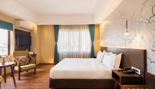 Deluxe Queen Room