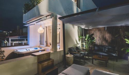 Suite with Hot Tub