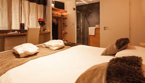 Double Room with Mountain View