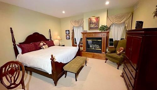 Deluxe King Room