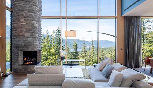 Six-Bedroom Holiday Home