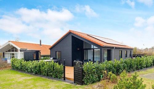 Four-Bedroom Holiday Home