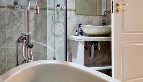 Twin Room with Private Bathroom