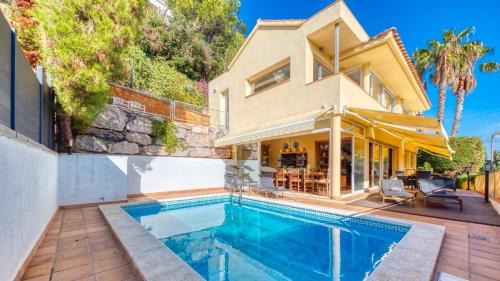 Villa with Sea View