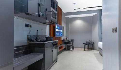 Deluxe Studio