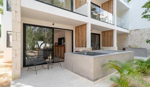 Suite with Private Pool