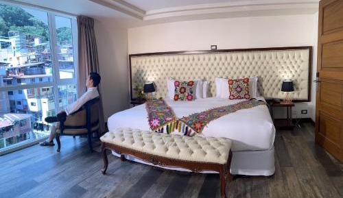 Deluxe Double Room with river and mountain view