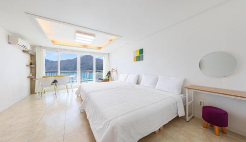 Studio with Sea View