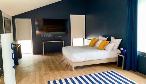 Deluxe Family Room