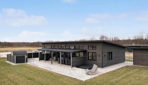 Five-Bedroom Holiday Home