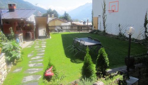 Studio with Mountain View