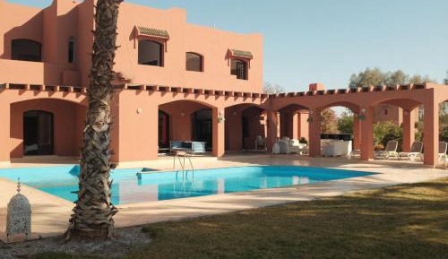 Villa with Garden View