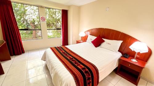 Deluxe Queen Room