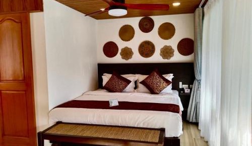 Deluxe King Suite