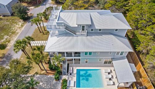 Nine-Bedroom Holiday Home
