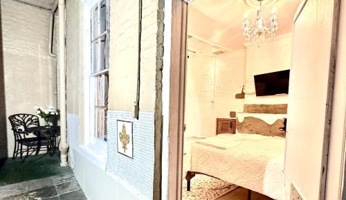 Deluxe Queen Room 3
