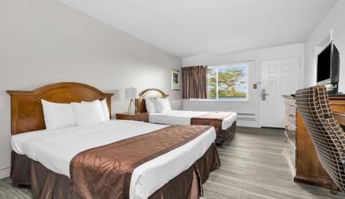 Queen Room with Two Queen Beds - Non-Smoking