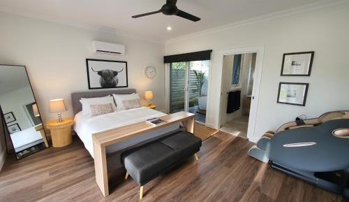 Deluxe Queen Room