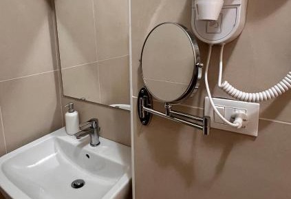 Double Room - Pedestrian Street Side 