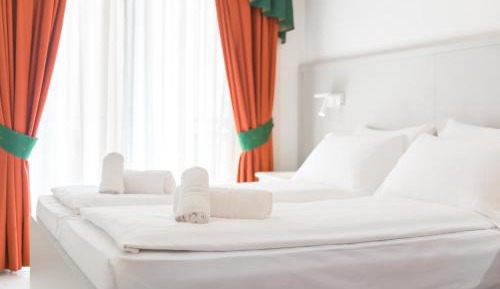 Double or Twin Room with Lake View