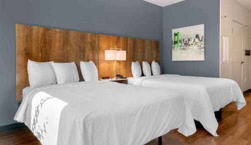 Studio with 2 Queen Beds - Non-Smoking