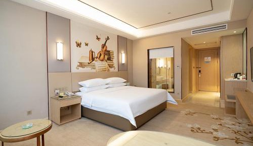 Business King Room