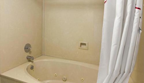 Superior King Room with Jetted Tub Non-Smoking