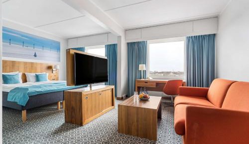 Junior King Suite