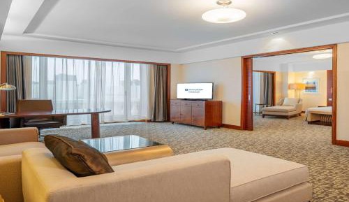 Business King Suite