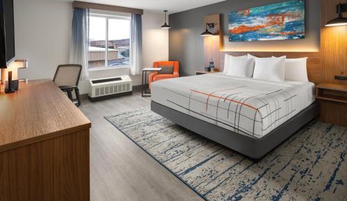 King Room with Mobility Access and Bathtub with Grab Bars, Non-Smoking