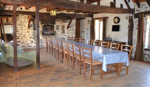Holiday Home (11 adults)