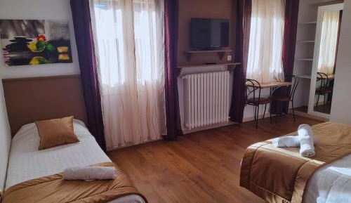 Triple Room with Bath
