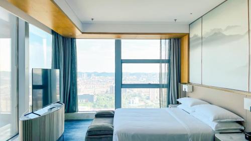 One-Bedroom Premier King Suite