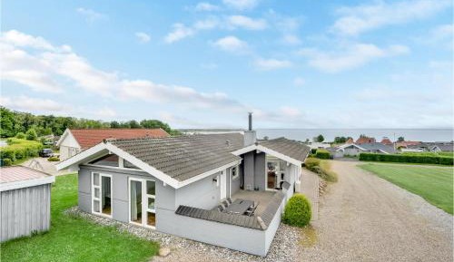 Three-Bedroom Holiday Home 