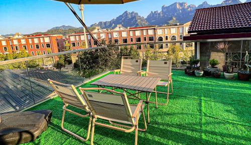 Superior Suite with Mountain View