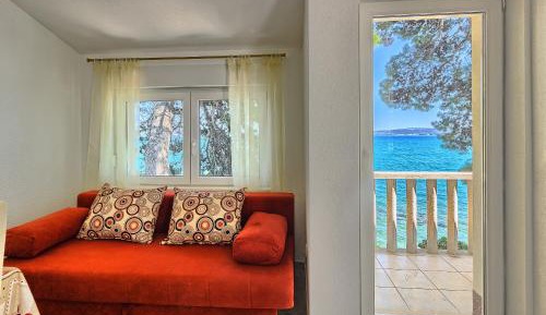 Two-Bedroom Apartment with Balcony and Sea View