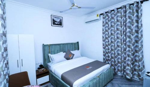 Deluxe Queen Room