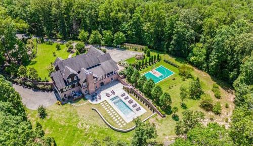 Seven-Bedroom House