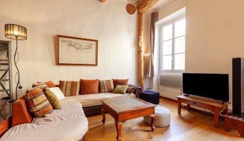 Superior One-Bedroom Apartment