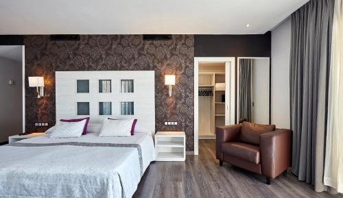 Superior Suite with Sea View (2 Adults)