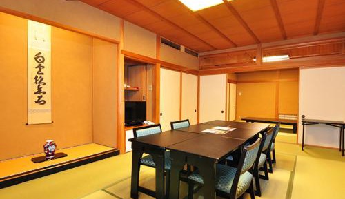 Japanese-Style Room (12+8 Tatami)【寛ぎの間】	