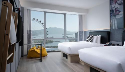 Twin Beds Room with lake views