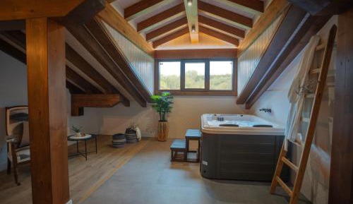 Queen Room with Spa Bath