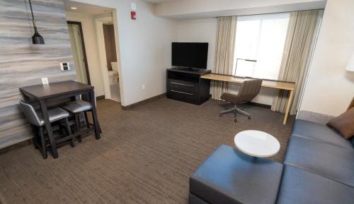 One-Bedroom King Suite with Sofa Bed 