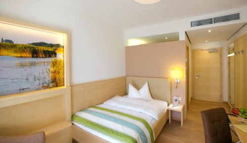 Deluxe Single Room - with Air Conditioning
